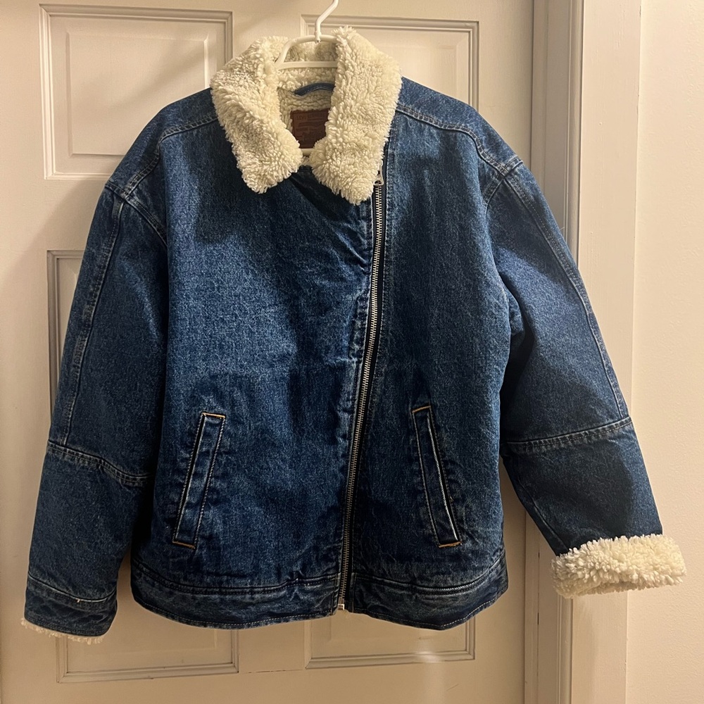 Levi's Cream Sherpa-Lined Jacket with Dark Blue Denim Trim - Picture 3 of 9